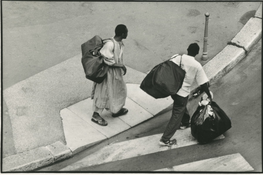 Venditori ambulanti senegalesi, Milano, Piazza Castello, 1998