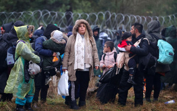 Migranti bloccati al confine, polemica sulla pelle delle persone